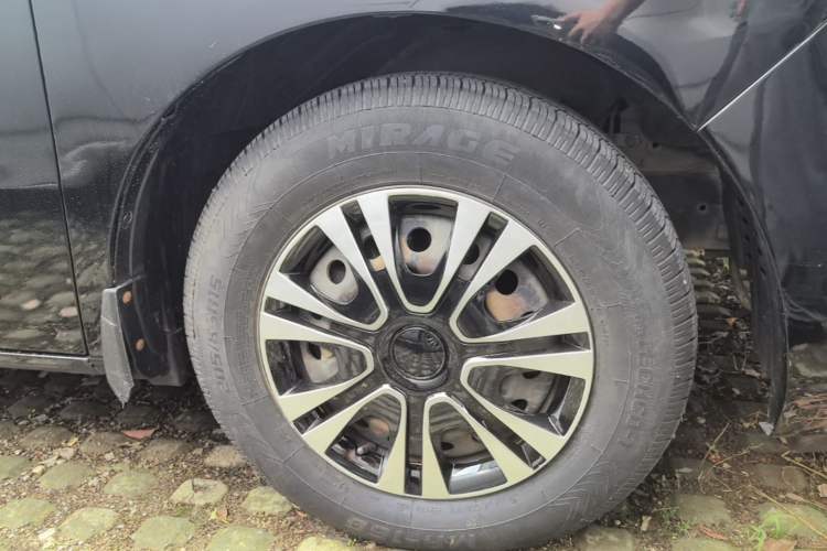 Used JAC Refine M4 2017 1.9T Diesel Manual Comfort Model Exterior 5