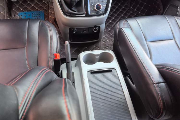 Used JAC Refine M4 2017 1.9T Diesel Manual Luxury Model Gear Lever