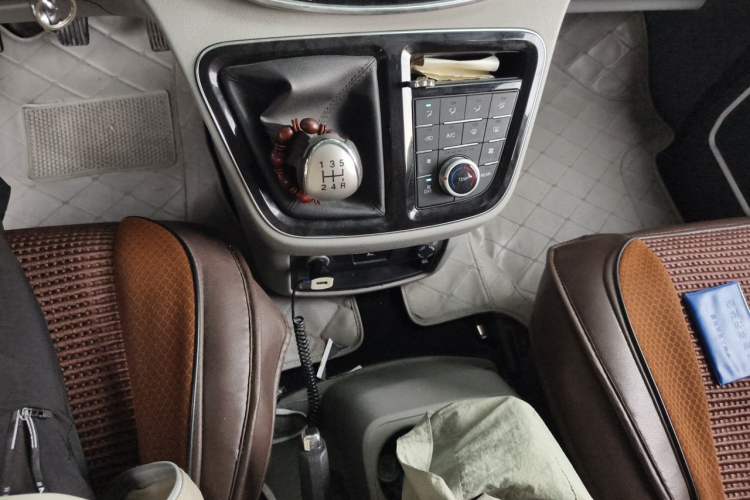 Used JAC Refine M4 2017 2.0T Manual Luxury Version Gear Lever