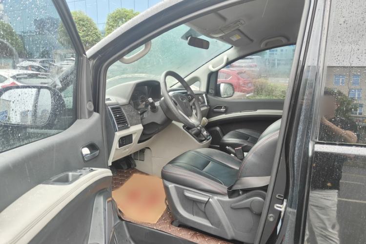 Used JAC Refine M4 2017 1.9T Diesel Manual Luxury Model Interior 2