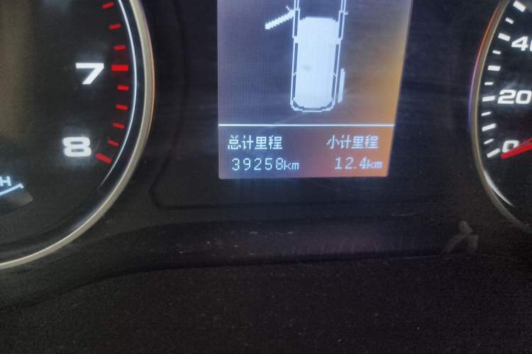 Used JAC Refine M4 2017 2.0T Manual Luxury Version Odometer Close Up