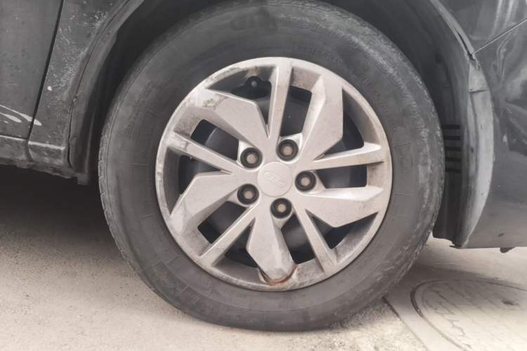 Used JAC Refine M4 2017 1.9T Diesel Manual Comfort Model Right Front Wheel Hub