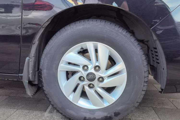 Used JAC Refine M4 2017 1.9T Diesel Manual Luxury Model Right Rear Wheel Hub