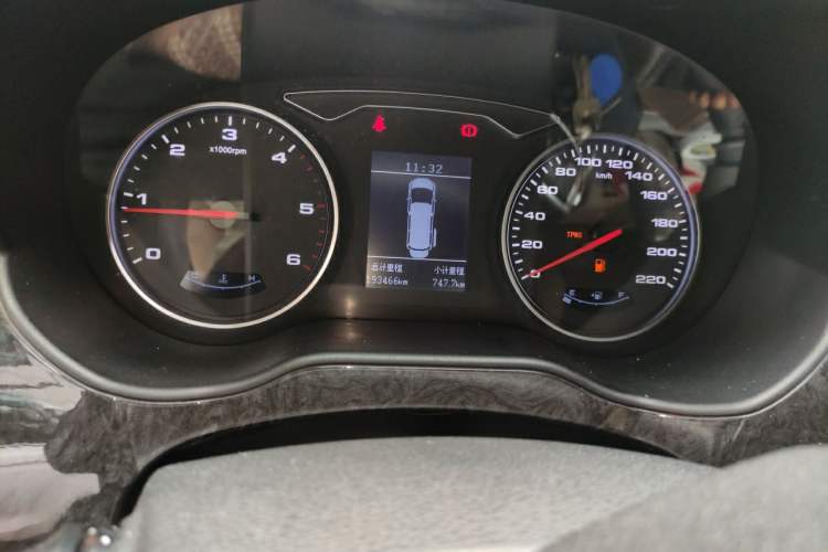 Used JAC Refine M4 2017 1.9T Diesel Manual Luxury Model Odometer Close Up