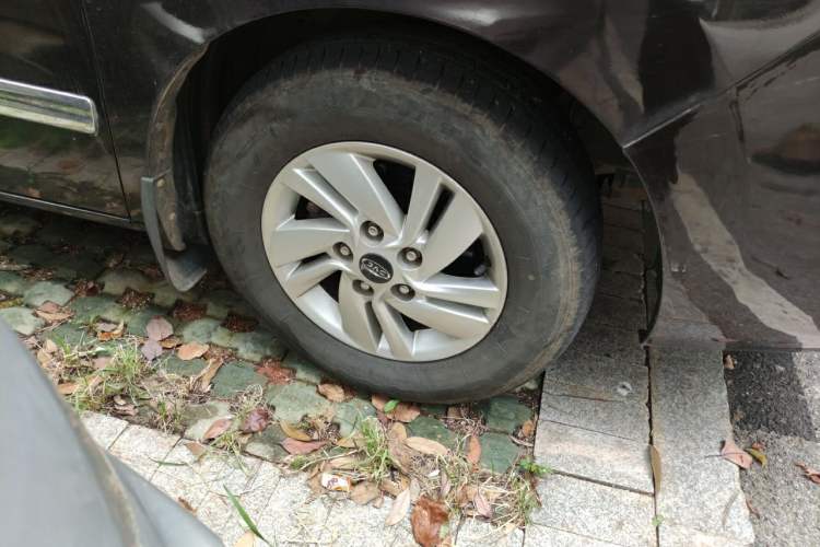 Used JAC Refine M4 2017 1.9T Diesel Manual Luxury Model Right Front Wheel Hub