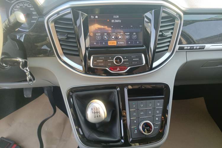 Used JAC Refine M4 2017 1.9T Diesel Manual Luxury Model Audio And AC Panel