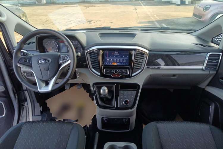 Used JAC Refine M4 2017 1.9T Diesel Manual Luxury Model Center Console