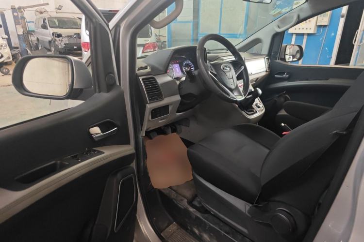 Used JAC Refine M4 2017 2.0T Manual Luxury Version Driver Seat