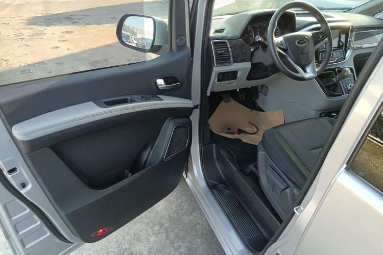 Used JAC Refine M4 2017 1.9T Diesel Manual Luxury Model Driver Seat