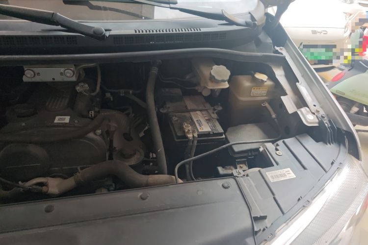 Used JAC Refine M4 2017 2.0T Manual Comfort Version Engine Bay Left