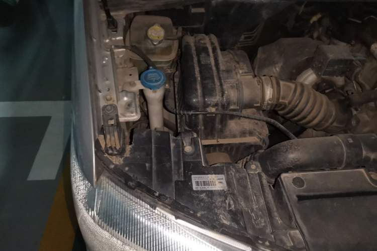 Used JAC Refine M4 2017 1.9T Diesel Manual Luxury Model Engine Bay Right