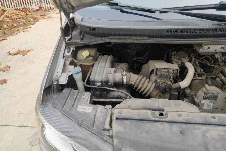 Used JAC Refine M4 2017 1.9T Diesel Manual Luxury Model Engine Bay Right
