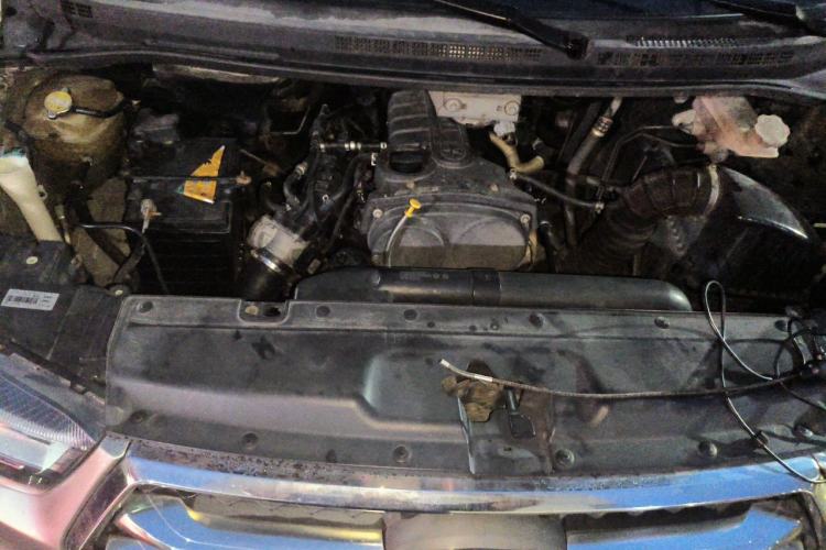 Used JAC Refine M4 2017 2.0T Manual Luxury Version Engine Bay
