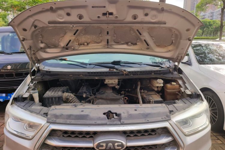 Used JAC Refine M4 2017 2.0T Manual Comfort Version Engine Bay