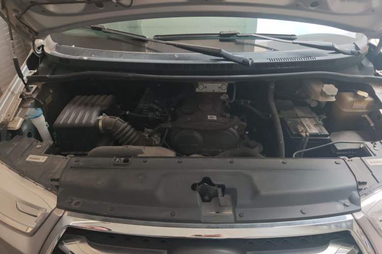 Used JAC Refine M4 2017 2.0T Manual Comfort Version Engine Bay
