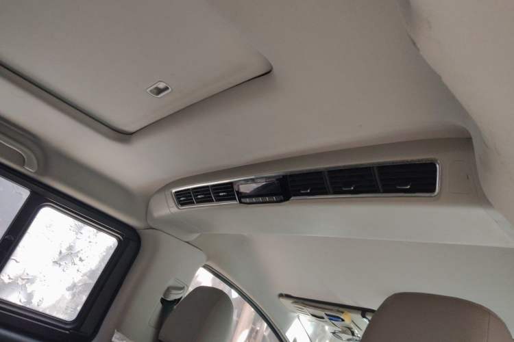 Used JAC Refine M4 2017 1.9T Diesel Manual Luxury Smart Model Headliner