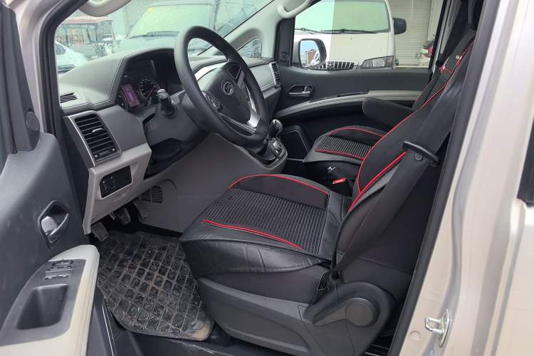 Used JAC Refine M4 2017 1.9T Diesel Manual Comfort Model Interior 1