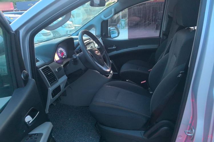 Used JAC Refine M4 2017 2.0T Manual Comfort Version Interior 2