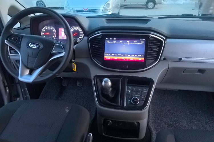 Used JAC Refine M4 2017 2.0T Manual Comfort Version Interior 3