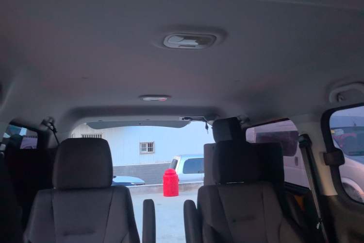 Used JAC Refine M4 2017 2.0T Manual Comfort Version Interior 5