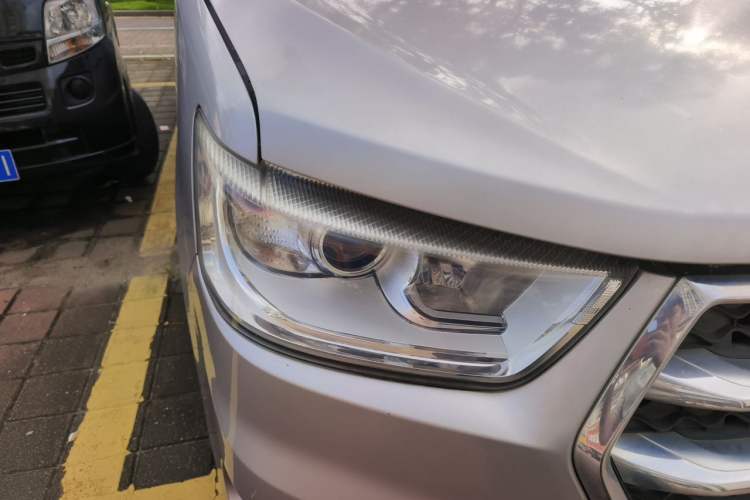 Used JAC Refine M4 2017 2.0T Manual Comfort Version Right Front Headlight