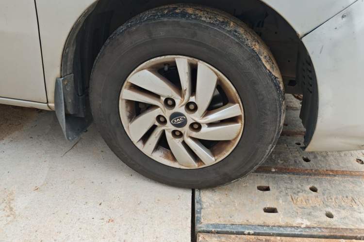 Used JAC Refine M4 2017 1.9T Diesel Manual Luxury Smart Model Right Front Wheel Hub