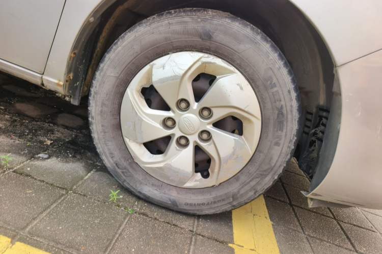 Used JAC Refine M4 2017 2.0T Manual Comfort Version Right Front Wheel Hub