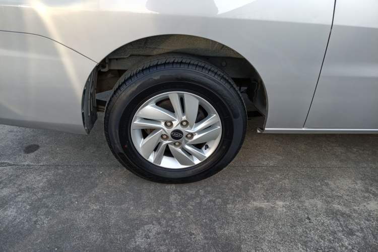 Used JAC Refine M4 2017 1.9T Diesel Manual Luxury Model Right Rear Wheel Hub