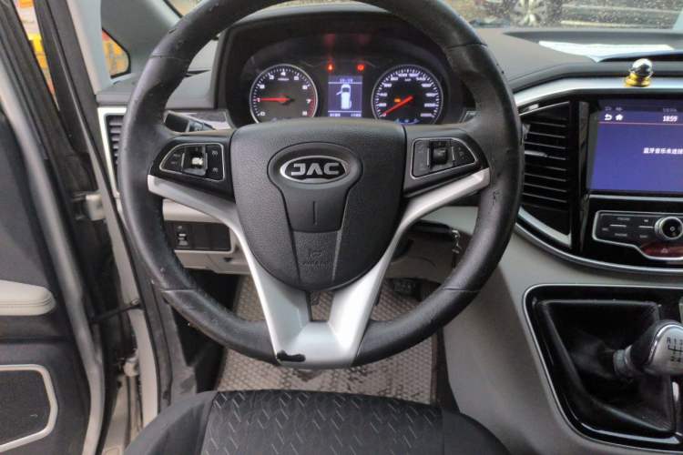 Used JAC Refine M4 2017 2.0T Manual Luxury Version Steering Wheel
