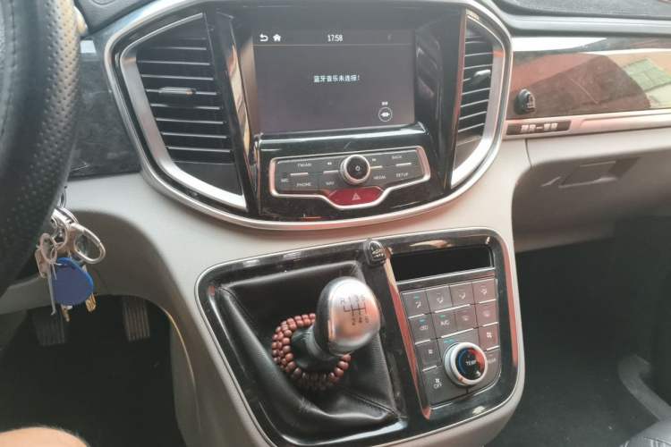 Used JAC Refine M4 2017 1.9T Diesel Manual Luxury Model Audio And AC Panel