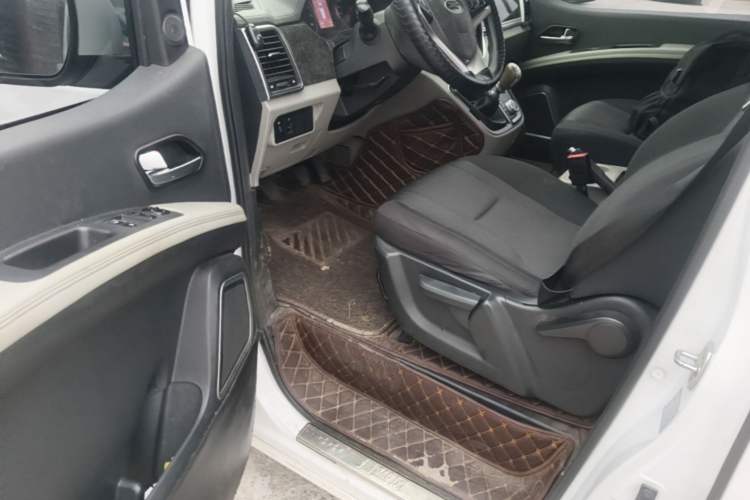Used JAC Refine M4 2017 2.0T Manual Luxury Version Driver Seat