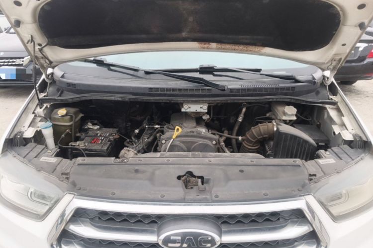 Used JAC Refine M4 2017 2.0T Manual Luxury Version Engine Bay