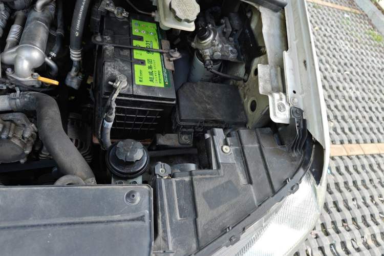 Used JAC Refine M4 2017 1.9T Diesel Manual Luxury Model Engine Bay Left