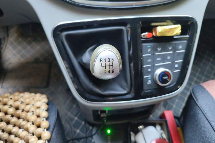 Used JAC Refine M4 2017 1.9T Diesel Manual Comfort Model Gear Lever