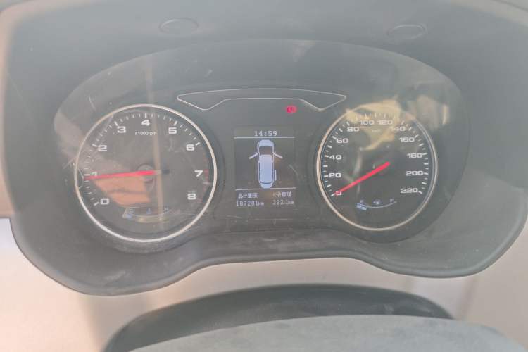 Used JAC Refine M4 2017 2.0T Manual Comfort Version Instrument Cluster