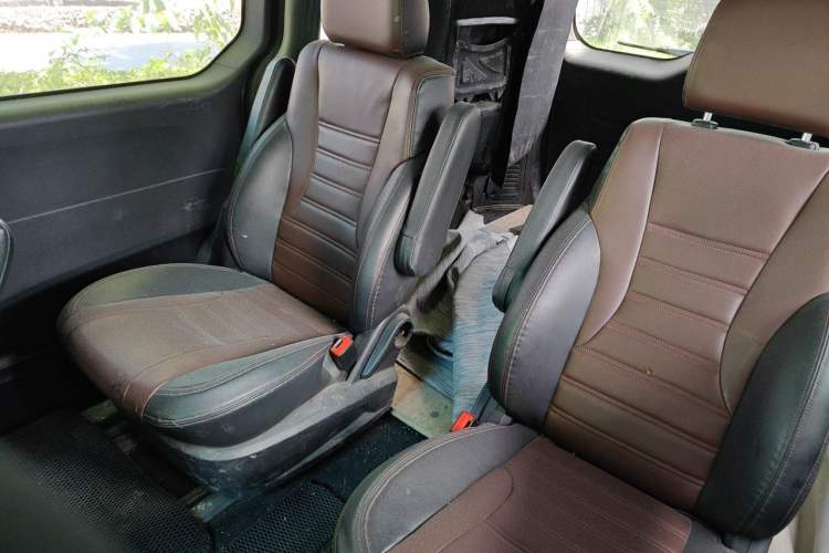 Used JAC Refine M4 2017 1.9T Diesel Manual Luxury Model Left Rear Seat