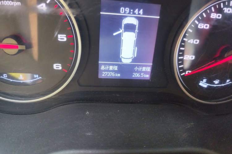 Used JAC Refine M4 2017 1.9T Diesel Manual Comfort Model Odometer Close Up