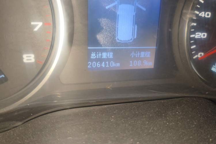 Used JAC Refine M4 2017 2.0T Manual Comfort Version Odometer Close Up