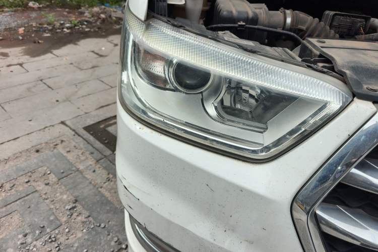 Used JAC Refine M4 2017 1.9T Diesel Manual Comfort Model Right Front Headlight