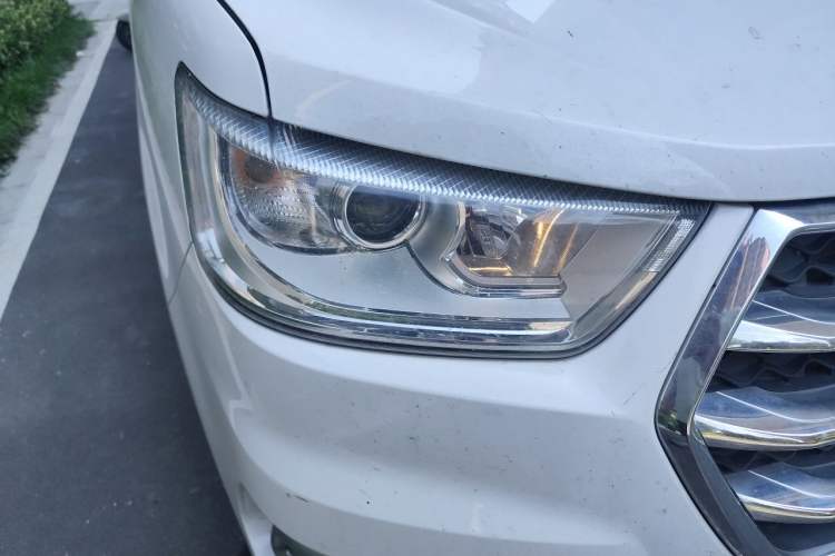 Used JAC Refine M4 2017 1.9T Diesel Manual Comfort Model Right Front Headlight