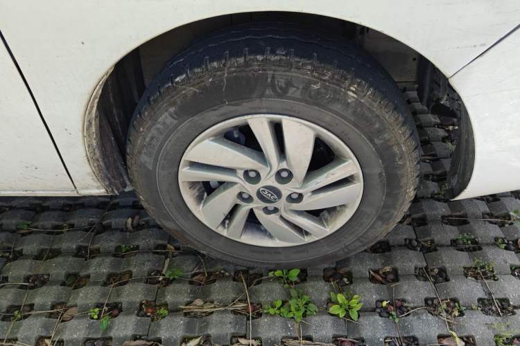 Used JAC Refine M4 2017 1.9T Diesel Manual Luxury Model Right Front Wheel Hub