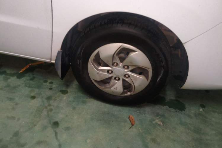 Used JAC Refine M4 2017 2.0T Manual Comfort Version Right Front Wheel Hub