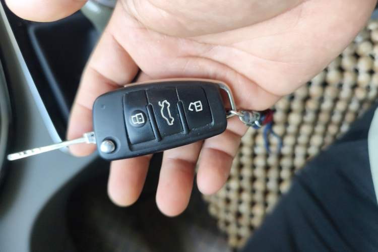 Used JAC Refine M4 2017 1.9T Diesel Manual Comfort Model Vehicle Key