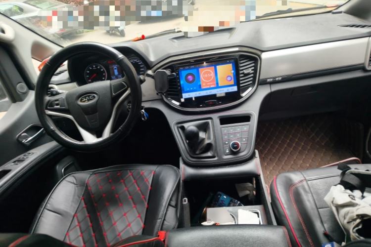Used JAC Refine M4 2018 2.0L Manual Express Version Center Console