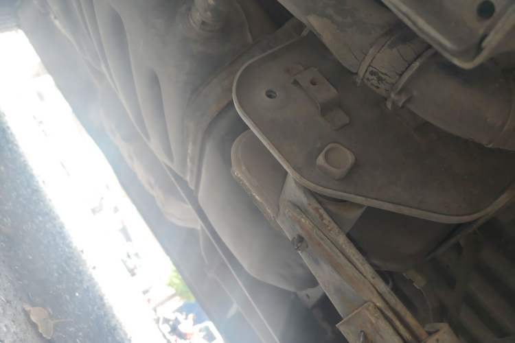 Used JAC Refine M4 2018 2.0T DCT Executive Edition Chassis Rear Left