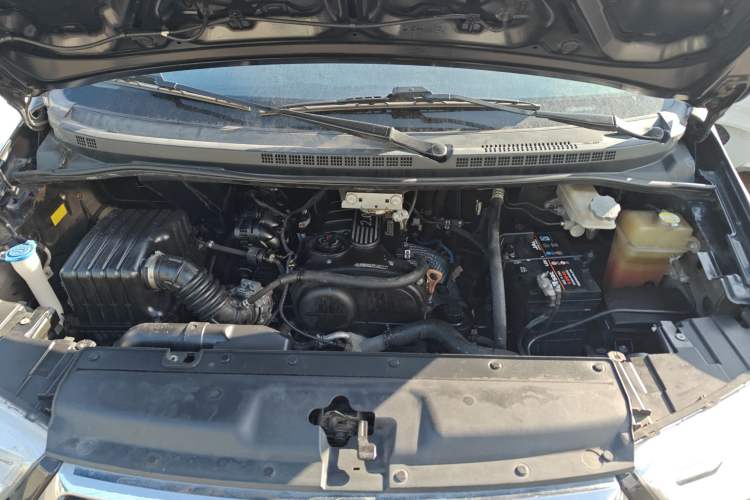 Used JAC Refine M4 2018 2.0L Manual Express Version Engine Bay