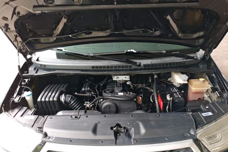 Used JAC Refine M4 2018 2.0L Manual Express Version Engine Bay
