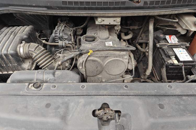 Used JAC Refine M4 2018 2.0L Manual Express Version Engine Bay
