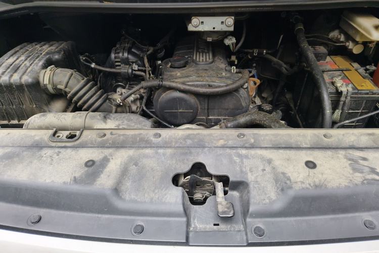Used JAC Refine M4 2018 2.0L Manual Express Version Engine Bay