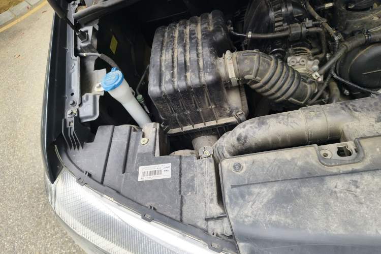 Used JAC Refine M4 2018 2.0L Manual Express Version Engine Bay Right